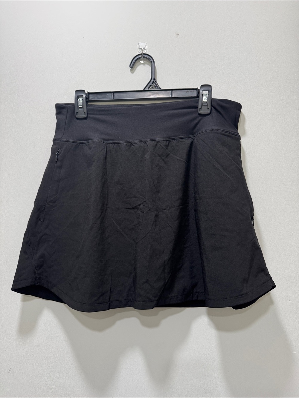 Old Navy Black Circle Skater Athletic Skort